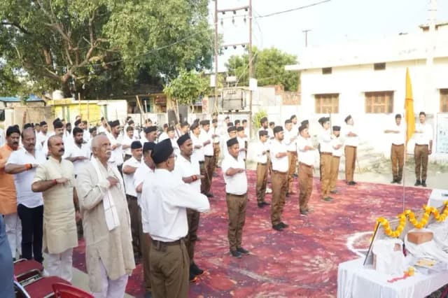 Chandauli News: विधायक सुशील सिंह ने कहा, संघ ने बीते 100 वर्षों में समाज को संगठित कर एक देव पद पर आगे बढ़ाया.
