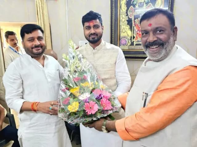Sonbhadra News: हिंदू संघर्ष समिति उत्तर प्रदेश इकाई को मिला नया नेतृत्व, चन्द्रशेखर पाण्डेय बने प्रदेश अध्यक्ष.
