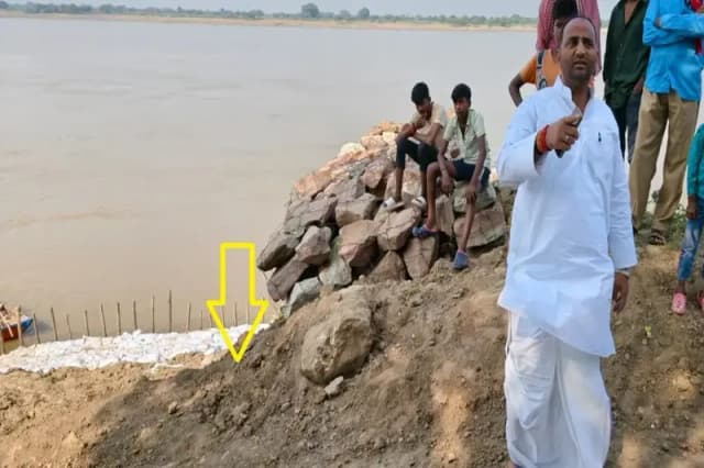 Chandauli News: पूर्व सपा विधायक का बड़ा आरोप, गंगा कटान के लिए लगाए गए 10 करोड़ के पत्थर में हुआ भ्रष्टाचार, गंगा में समा गई सुरक्षा दीवार.