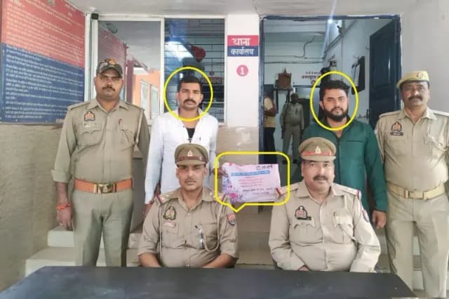 Chandauli News: पिकअप चालक से लूटी गई लैपटॉप बरामद, दो आरोपी गिरफ्तार.