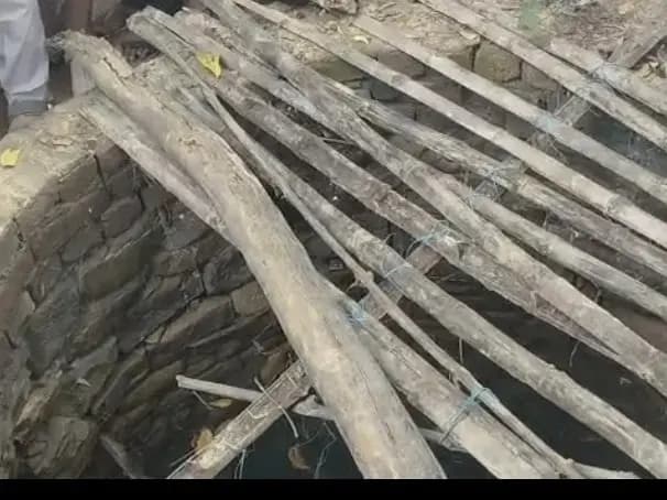 Sonbhadra News: कुएं में अनियंत्रित होकर गिरा युवक, पानी में डूबने से हुई मौत.
