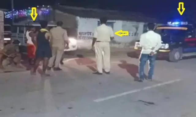 Chandauli News: यूपी बिहार बॉर्डर पर पुलिस चेकिंग के दौरान हंगामा, दो लोगों को बिहार पुलिस ने पकड़ा, बाद में छोड़ा.