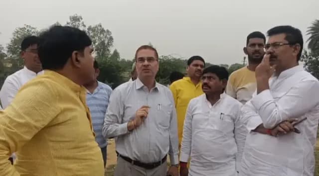 Sonbhadra News: सीएम योगी के संभावित सोनभद्र दौरे की तैयारियां तेज, राज्यमंत्री संजीव कुमार गोंड और DM ने हेलीपैड, पार्किंग और सभा स्थल का लिया जायजा. 