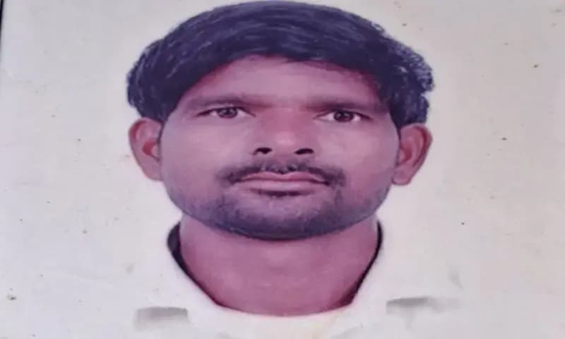 Chandauli News: गंगा में उतराता मिला युवक का शव, सोशल मीडिया के जरिये हुई मृतक की पहचान.
