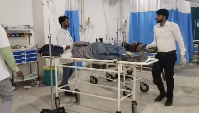 Chandauli News: करेंट की चपेट में आने से महिला समेत चार मजदूर झुलसे. 
