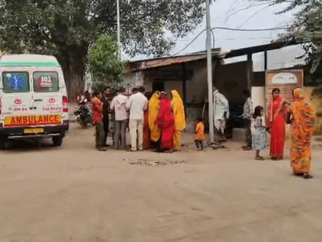 Sonbhadra News: दम्पति को डंडे से पीटकर युवक ने किया लहूलुहान, पति की मौत, पत्नी का अस्पताल में इलाज़ जारी.