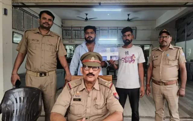 Chandauli News: ट्रक ड्राइवर से लूट पर पुलिस की त्वरित कार्रवाई में दो पकड़े गए. 
