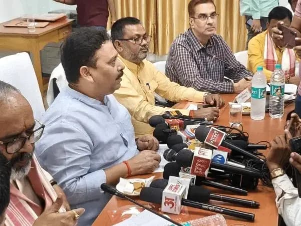 Sonbhadra News: जिले में बड़े पैमाने पर मनाई जाएगी सरदार वल्लभ भाई पटेल की जयंती, विपक्ष के राजनीतिक बयान पर रविंद्र जायसवाल ने किया पलटवार.