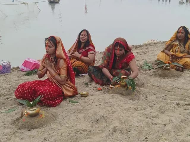 Sonbhadra News: छठ महापर्व का दूसरा दिन 'खरना' आज, 36 घंटे का निर्जला व्रत की शुरुआत.