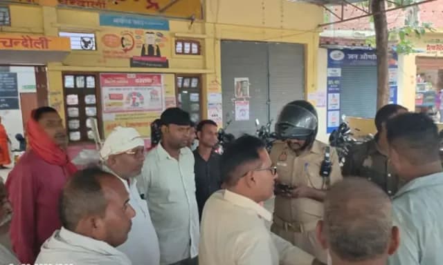 Chandauli News: अस्पताल के पार्किंग से दिनदहाड़े बाइक चोरी, अब सीसीटीवी फुटेज खंगाल रही है पुलिस.