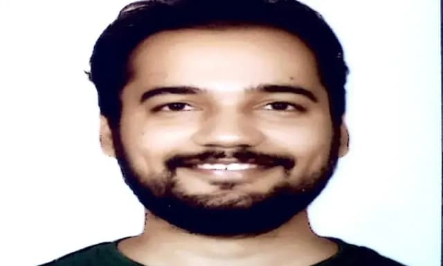 Chandauli News: यूपीएससी के भू-वैज्ञानिक परीक्षा में शुभम पाण्डेय ने हासिल किया 18वां रैंक.   