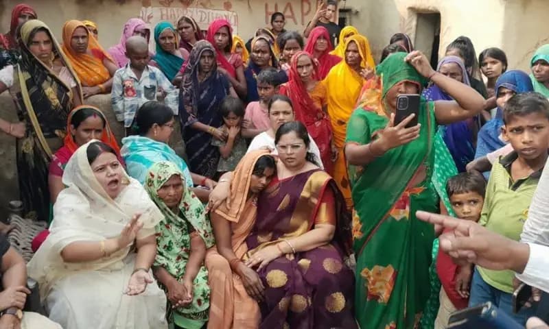Chandauli News: पीड़ित परिवार से मिला सपा प्रतिनिधिमंडल, सपा जिलाध्यक्ष ने पुलिस एनकाउंटर पर उठाये सवाल.