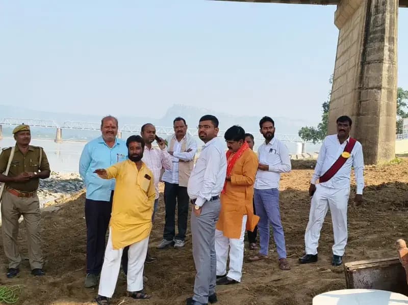 Sonbhadra News: देव दिवाली की तैयारियों का उप जिलाधिकारी विवेक कुमार ने निरिक्षण किया, दिया आवश्यक निर्देश.