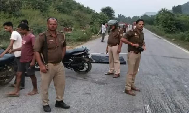 Chandauli News: दो बाइकों की आमने-सामने की भीषण टक्कर, बाइक सवार शिक्षक की मौत, तीन लोग घायल.