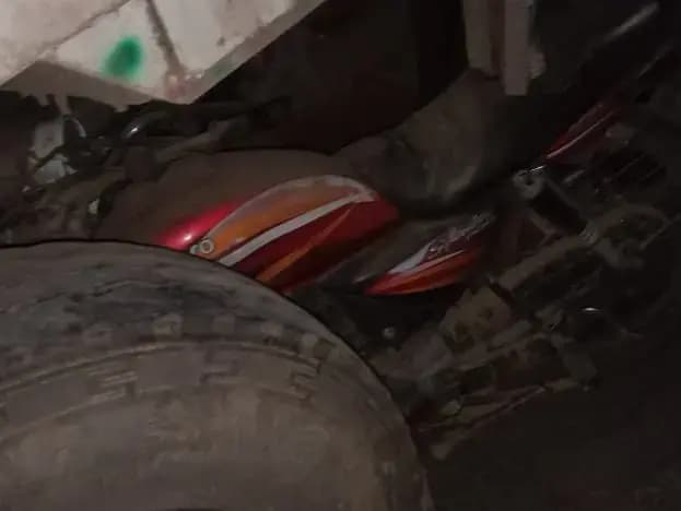 Sonbhadra News: ट्रक-बाइक की टक्कर में युवक की मौत, परिजनों में मचा कोहराम.