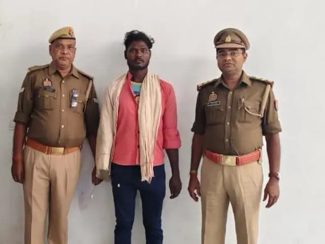 Sonbhadra News: पॉक्सो एक्ट के वांछित अभियुक्त को चोपन पुलिस ने किया गिरफ्तार.