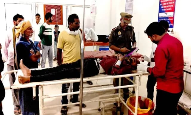 Chandauli News: तेज रफ़्तार पिकअप ने मरी बाइक को टक्कर, बाइक सवार एक युवक की मौत, दूसरे की हालत गंभीर. 