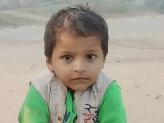 Sonbhadra News: तीन दिन पहले लापता हुए 4 वर्षीय बच्चे का शव तालाब में मिला, परिजनों ने जताई हत्या की आशंका.