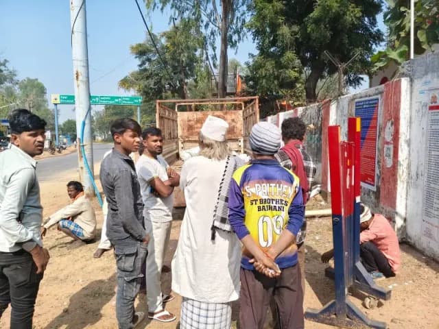 Sonbhadra News: मां ने दुधमुंहे बच्चे को चुल्हे में झोककर जलाया, फिर फांसी लगाकर दी जान.