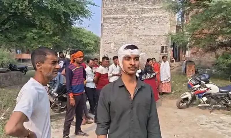 Chandauli News: युवक पर धारदार हथियार से हमला, परिजनों ने पुलिस पर लगाए गंभीर आरोप. 