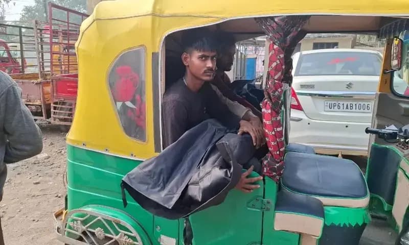 Chandauli News: मां की डांट से आहत युवती ने ट्रेन के सामने कूदकर दी जान.