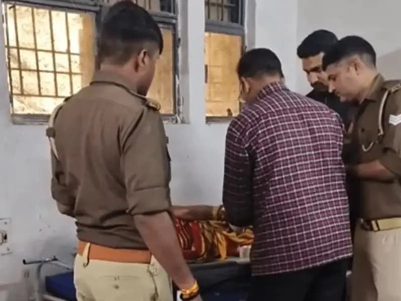 Sonbhadra News: साप्ताहिक बाजार में खरीदारी करने आई महिला को ट्रक ने कुचला, गंभीर स्थित में रेफर.