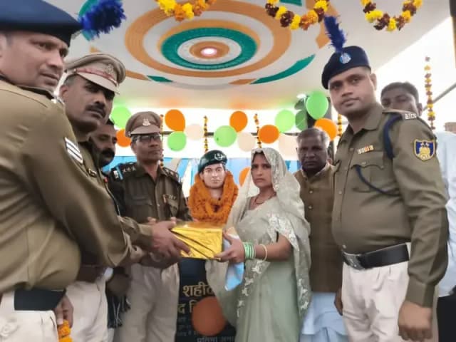 Chandauli News: शहीद दिलीप चौहान की प्रतिमा का चकिया ने किया अनावरण, उमड़ा जनसैलाब, ‘दिलीप अमर रहे’ के नारों से गूंजा गांव.
