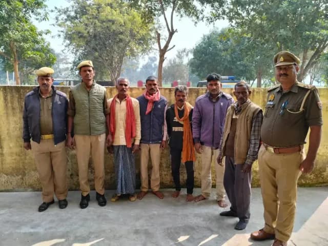 Sonbhadra News: पशु तस्करी के खिलाफ बड़ी कार्रवाई, 5 पशु तस्करों के साथ 17 गोवंश बरामद.