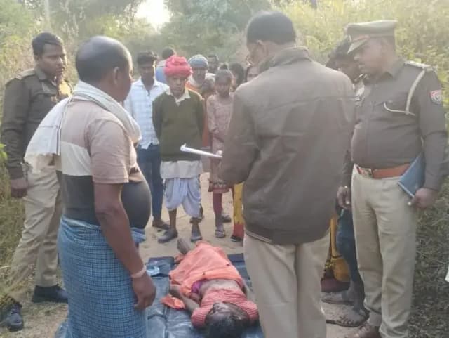 Sonbhadra News: अधेड़ महिला ने फांसी लगाकर दी जान, पुलिस मामले की जांच में जुटी.