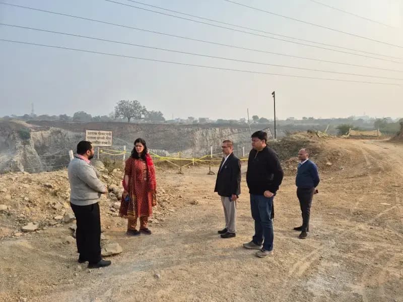 Sonbhadra News: खनन निदेशक माला श्रीवास्तव ने खनन गतिविधियों की जमीनी हकीकत का जायजा लिया, दिया आवश्यक निर्देश.
