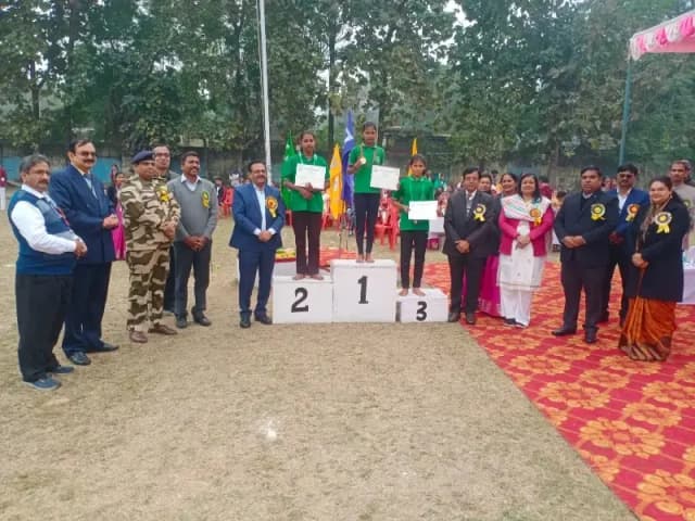 Sonbhadra News: डीएवी में वार्षिक खेल उत्सव "स्पर्धा" का हुआ शुभारंभ.