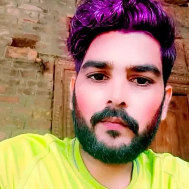 Chandauli News: अनियंत्रित टेंपो पलटने से युवक की मौत, एक गंभीर घायल.
