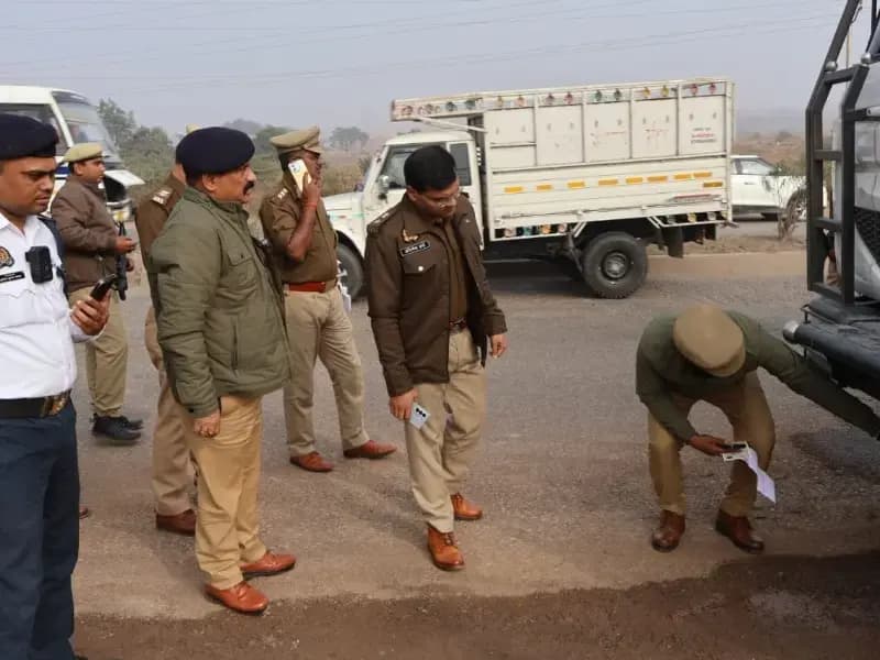 Sonbhadra News: एसपी के नेतृत्व में सड़क सुरक्षा अभियान चलाया गया, 6 वाहन सीज, 50 का चालान.