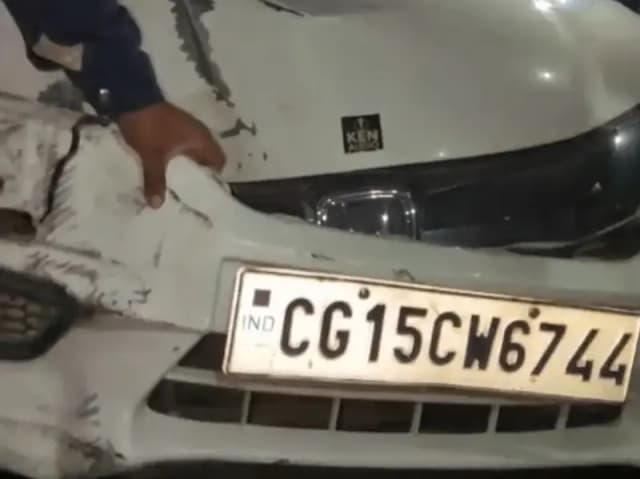 Sonbhadra News: कार ने बाइक सवारों को मारी जोरदार टक्कर, एक की मौत, एक गंभीर.