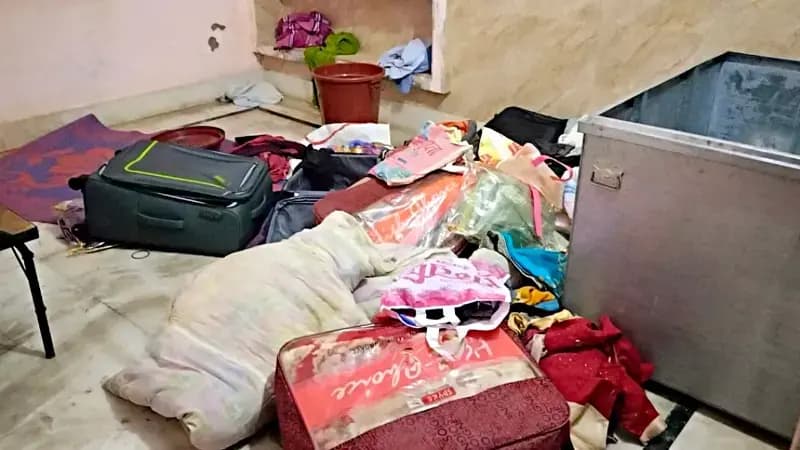 Chandauli News: डॉक्टर के बंद घर को चोरों ने बनाया निशाना, नगदी, लाखो के आभूषण पर हाथ किया साफ.

