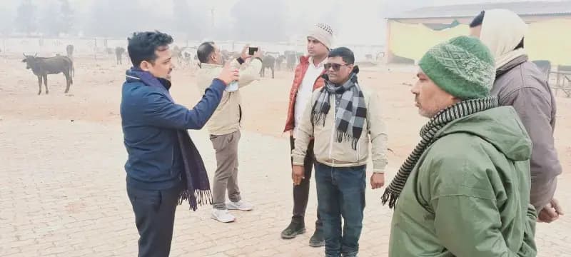Chandauli News: पशु आश्रय केंद्रों पर ठंड से बचाव के लिए समुचित व्यवस्था के निर्देश.