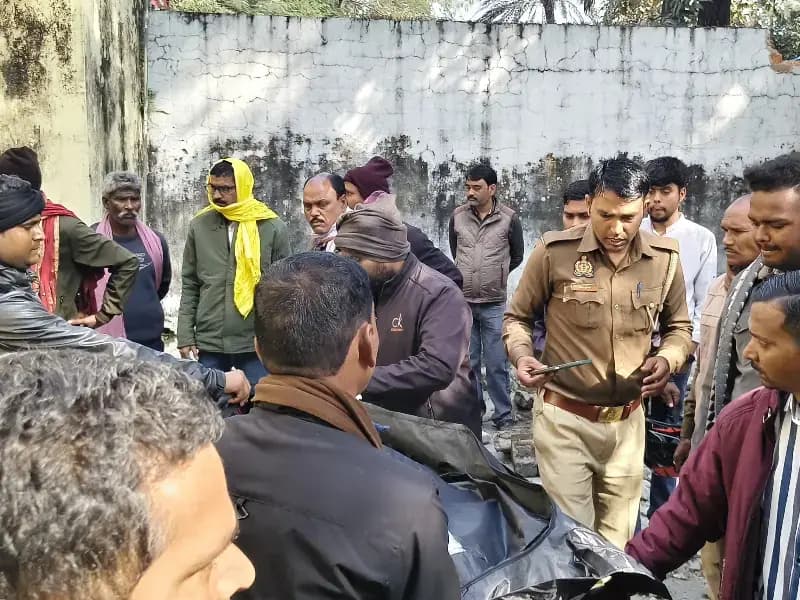 Sonbhadra News: सड़क हादसे में व्यक्ति की मौत,  तेज रफ्तार ट्रेलर की चपेट में आया था व्यक्ति.