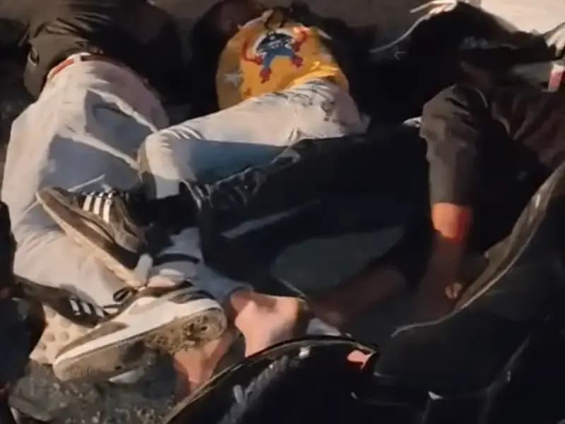 Sonbhadra News:  ट्रैक्टर-ट्रॉली से टकराई बाइक, तीन युवकों की दर्दनाक मौत, एक गंभीर रेफर.