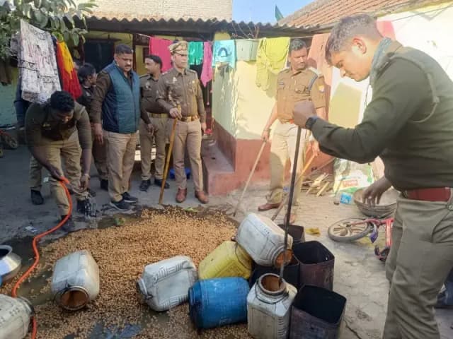 Sonbhadra News: अवैध कच्ची शराब को लेकर पुलिस व आबकारी विभाग की कार्रवाई, बस्तियों में चलाया गया नशे के खिलाफ जागरूक अभियान.
