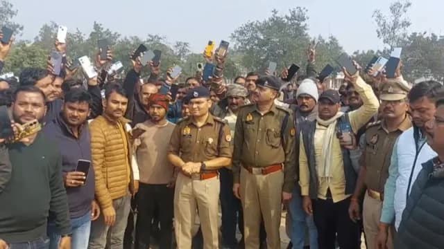 Sonbhadra News: "ऑपरेशन रिंग रिटर्न" के तहत 253 खोए हुए मोबाइल फोन बरामद.