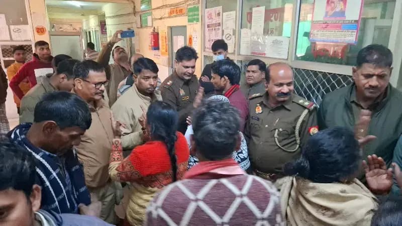 Chandauli News:प्रसव के आधे घंटे बाद महिला की मौत, परिजनों का हंगामा.
