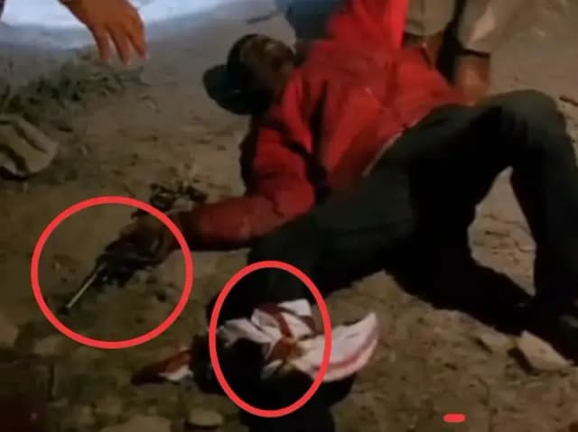 Sonbhadra News: 30 घंटे के अंदर नाबालिक से सामूहिक दुष्कर्म के आरोपियों को पुलिस ने मारी गोली.