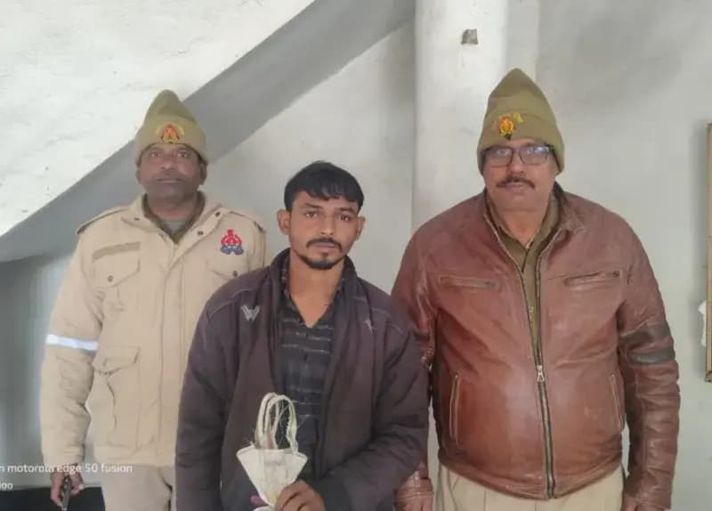 Sonbhadra News: 1.2 किलो गांजा के साथ एक आरोपी गिरफ्तार, एनडीपीएस एक्ट के तहत कार्रवाई.