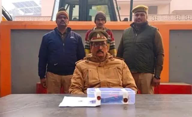 Chandauli News: अवैध तमंचा व जिंदा कारतूस के साथ युवक गिरफ्तार.

