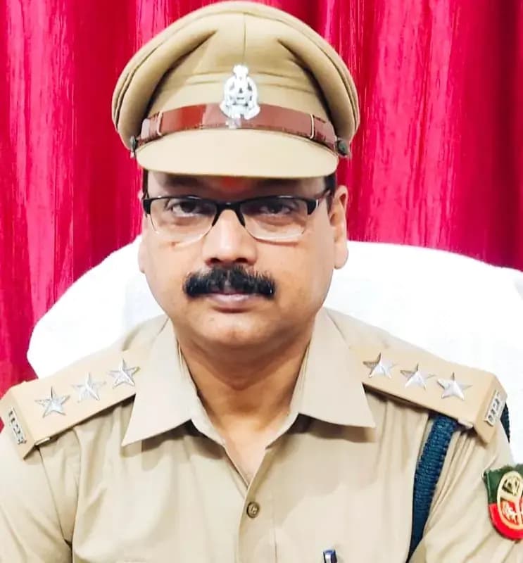 Chandauli News: आरक्षित वन भूमि पर अवैध खेती का खुलासा, चार वाचरों पर मुकदमा दर्ज.


