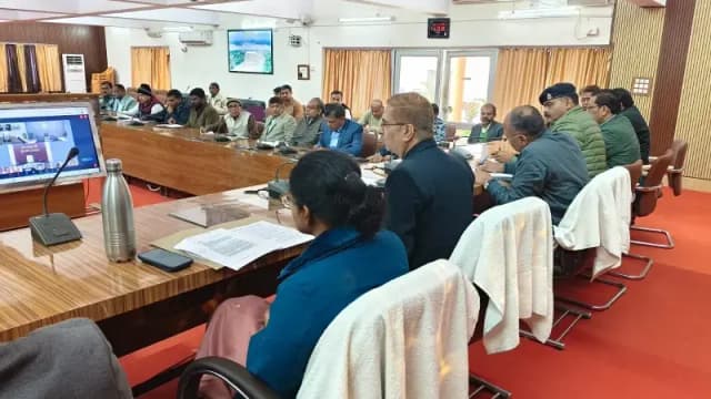 Sonbhadra News: उत्तर प्रदेश दिवस को भव्य और सफल बनाने में जुटे जिलाधिकारी, बैठक कर आयोजन की तैयारियों की समीक्षा की.