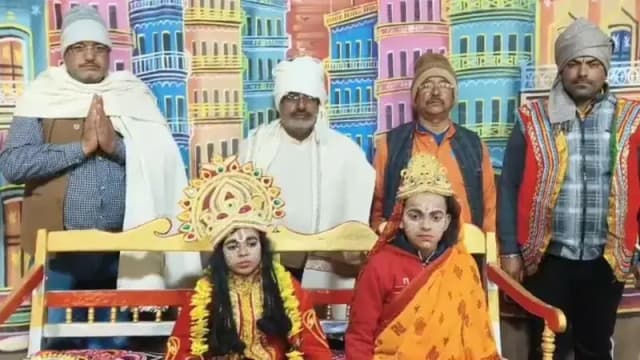 Sonbhadra News: सिंदुरिया में सौ साल पुरानी रामलीला का मंचन, कलाकार ब्रह्मचर्य का पालन कर निभाते हैं पात्र.