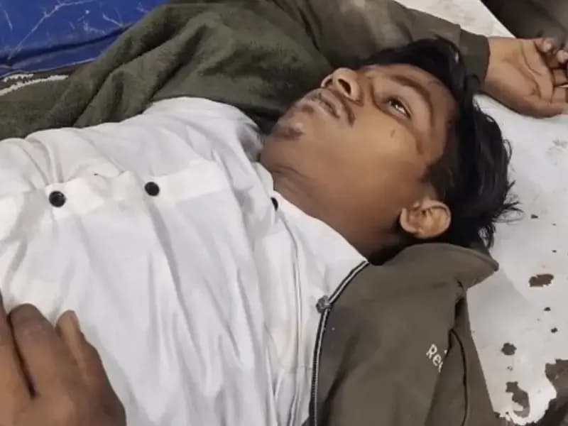 Sonbhadra News: बाइक-ट्रक की टक्कर, एक की मौत, दो अन्य घायल.