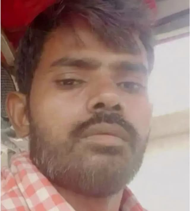 Chandauli News: तालाब में मिला लापता युवक का शव, गांव में मचा हड़कंप.
