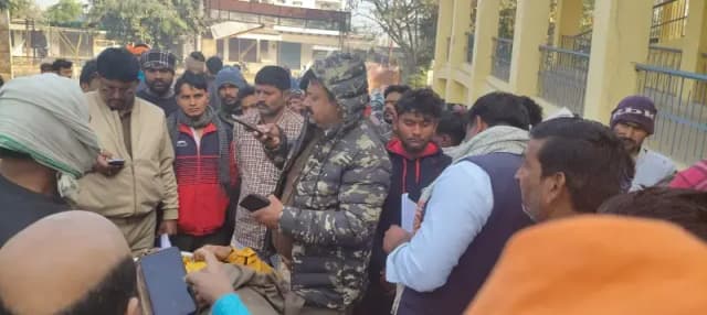 Chandauli News:ड्यूटी के दौरान चौकीदार की संदिग्ध परिस्थितियों में मौत, कॉलेज परिसर में मिला शव.
